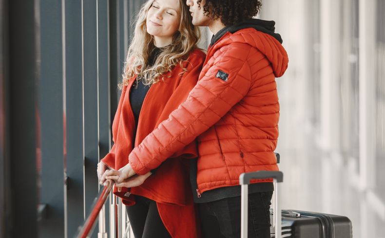 Online dating: starting a conversation on a niche platform