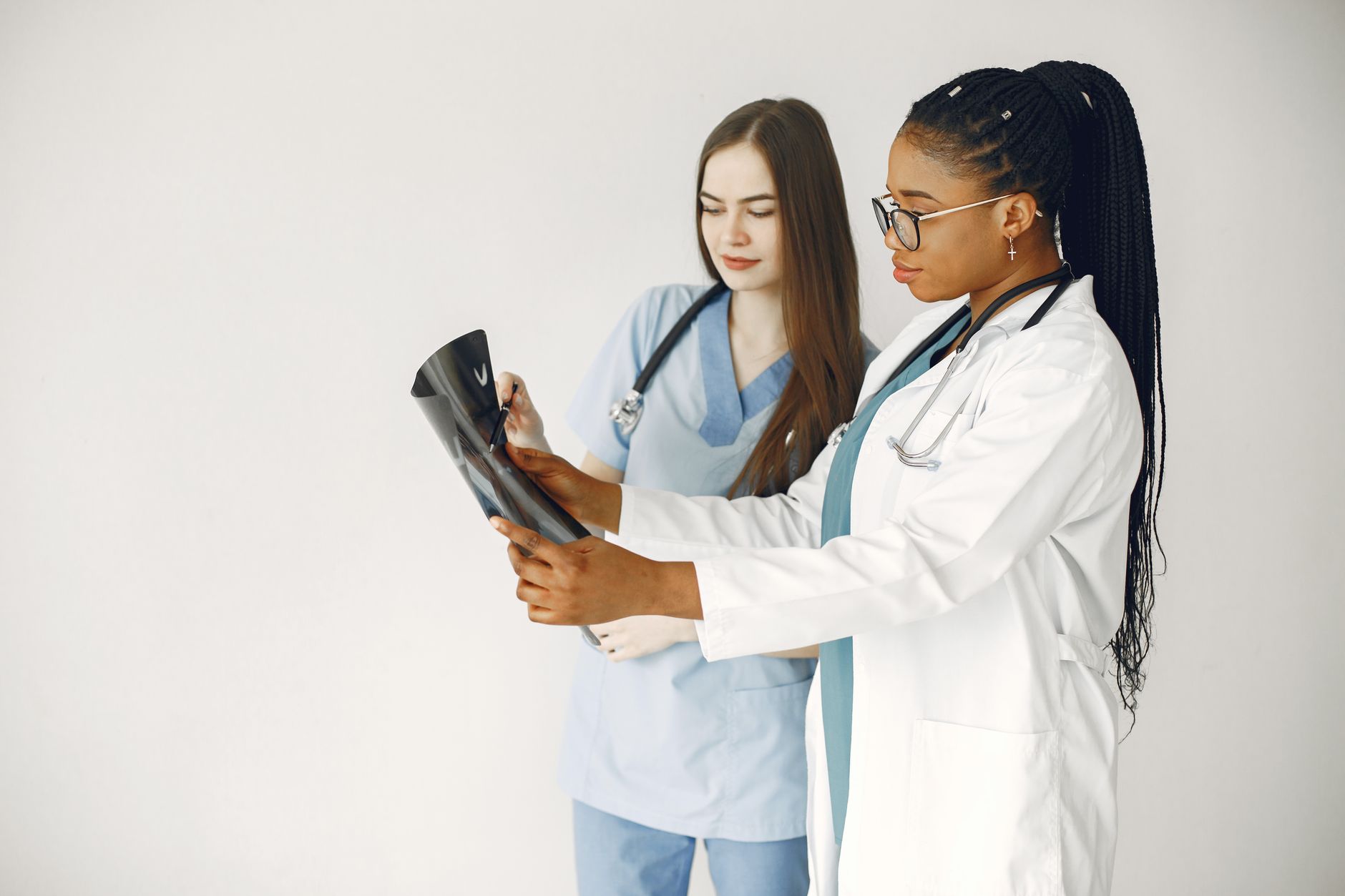 AI Replacing Human Nurses: 12 Jobs Lost in New York, What's Ahead for Healthcare in 2026