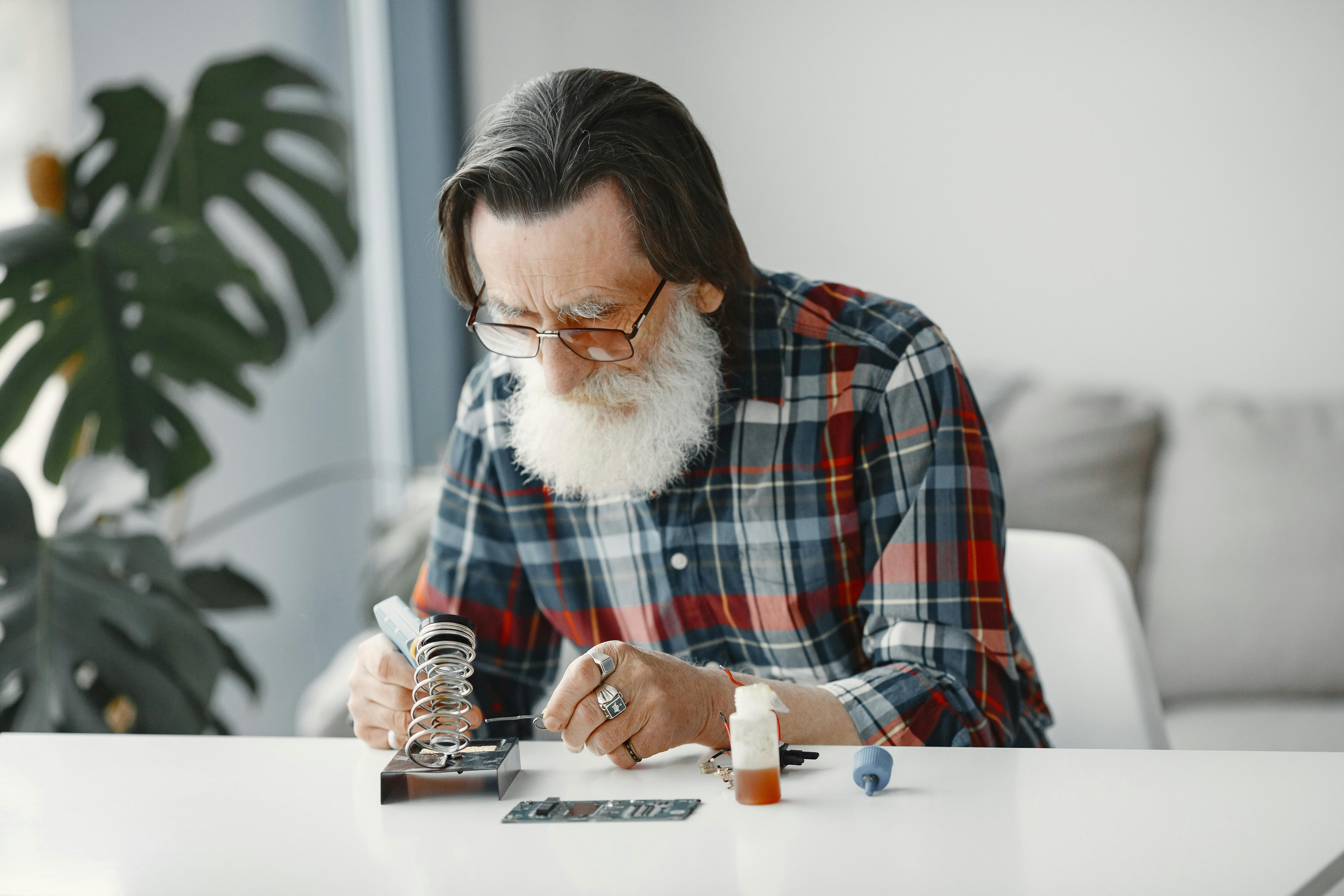longevity science, biohacking techniques, healthspan optimization, anti‑aging supplements, wearable health tech, genetic long