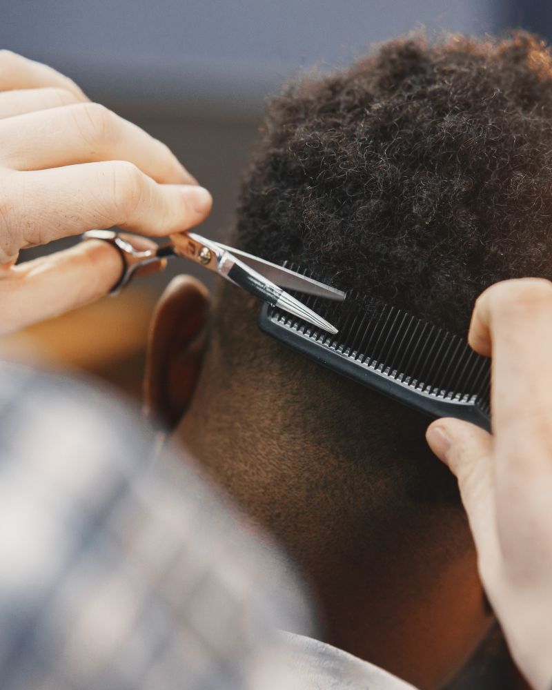 Idrissa — Barber — taille de barbe & finitions — Maison du Style Dakar