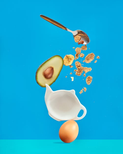Gratis stockfoto met avocado, blauwe achtergrond, eten