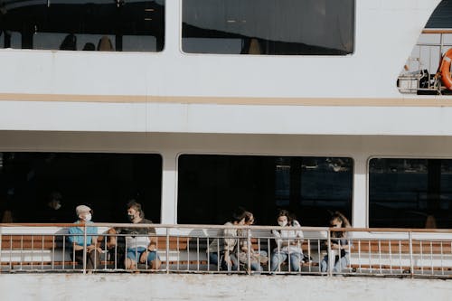 Δωρεάν στοκ φωτογραφιών με Άνθρωποι, βάρκα, βεράντα