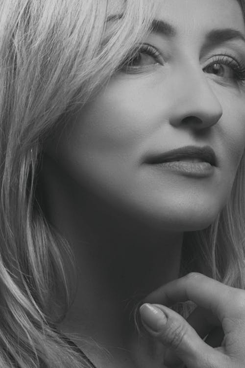 Free Grayscale Photo of a Woman's Face Stock Photo