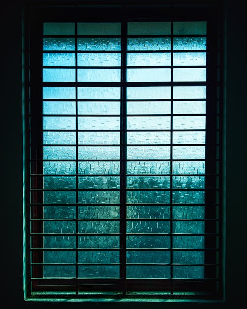Kapalı Siyah Metal çerçeveli Buzlu Cam Pencere Camı