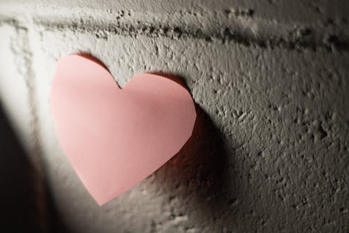 Darmowe zdjęcie z galerii z kształt serca, mur, serce
