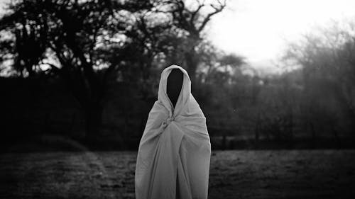 Free Grayscale Photo of Person in White Hijab Stock Photo