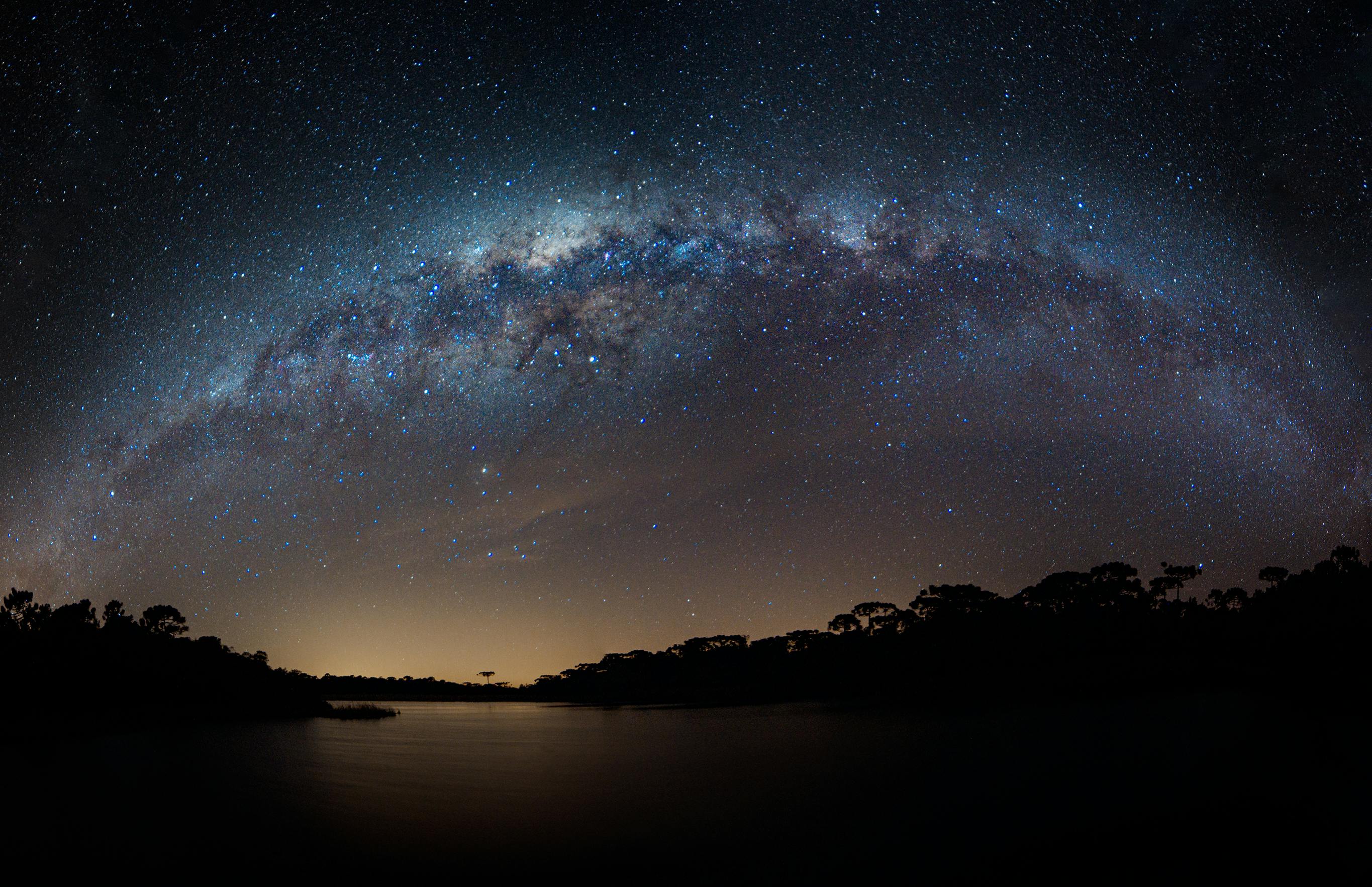 Stunning view of the Milky Way spanning across São Francisco de Paula's night sky, highlighting celestial beauty.