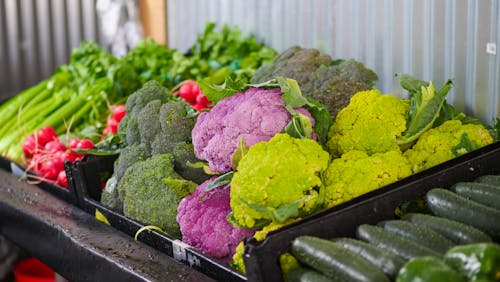 Immagine gratuita di abbondanza, broccoli, casse di plastica