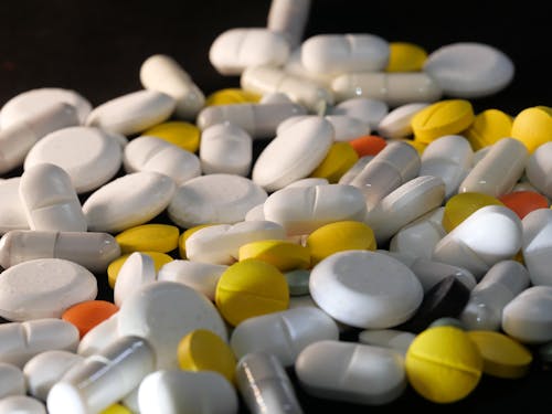 Free White and Yellow Medicines Stock Photo