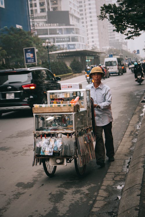 Foto stok gratis gerobak, jalan, laki-laki