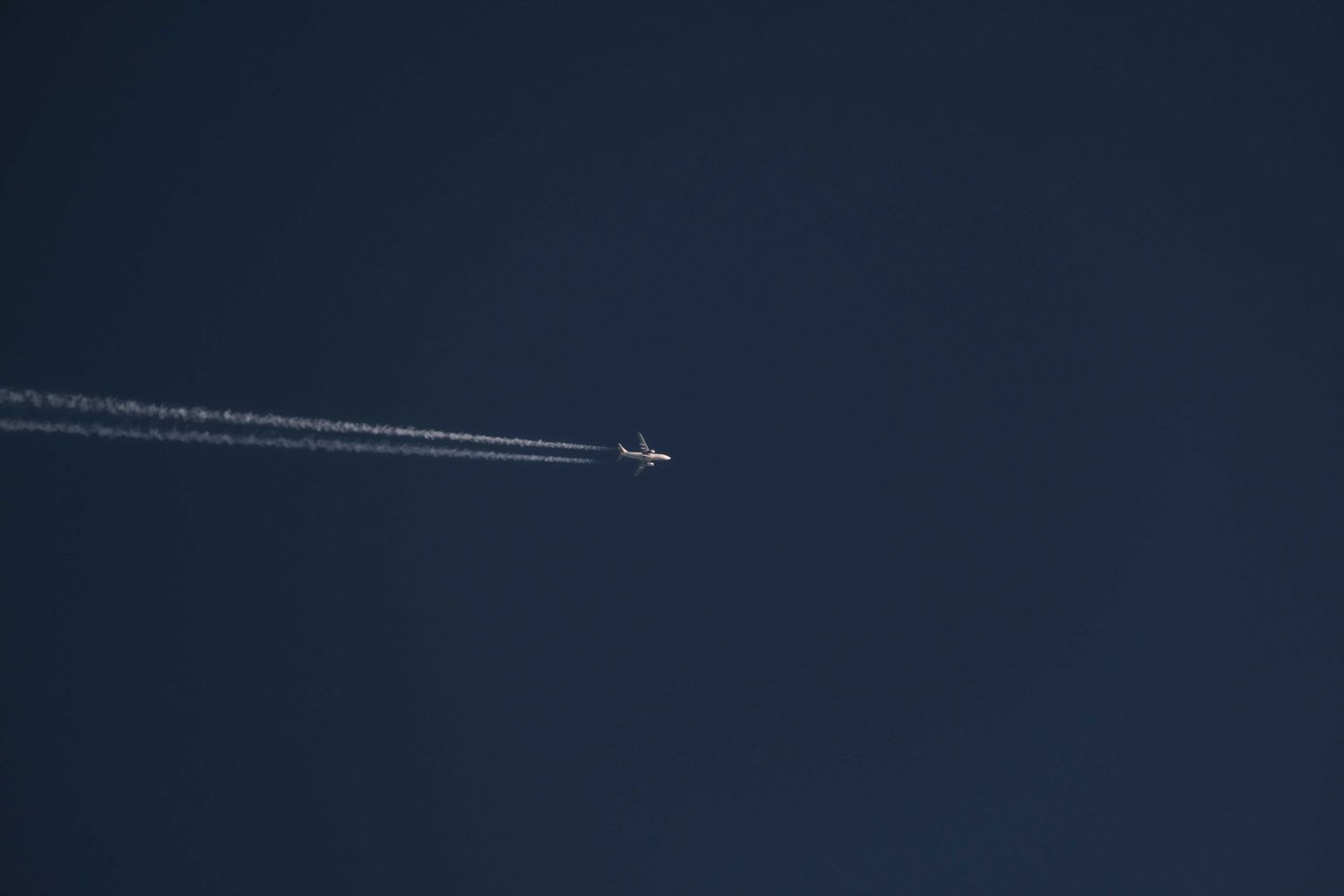 Airplane In Motion Photos, Download The BEST Free Airplane In Motion ...
