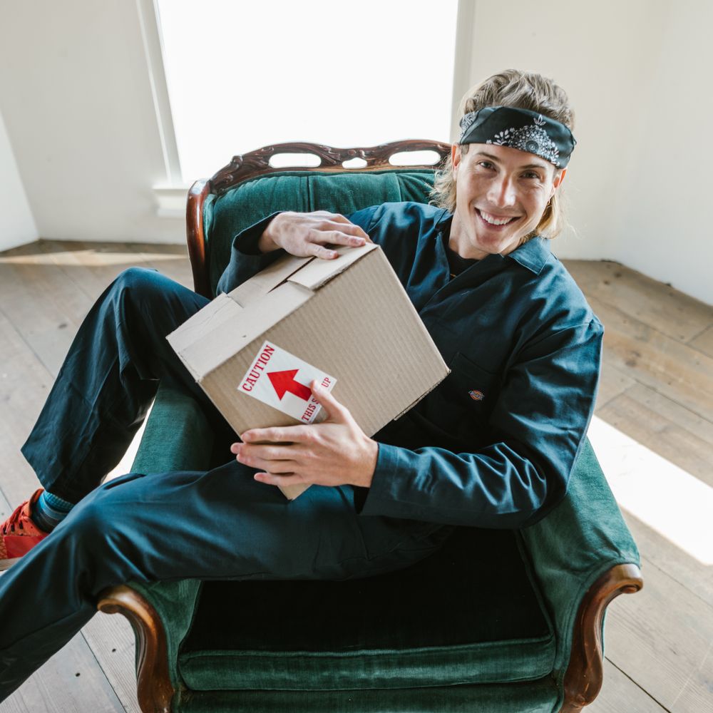 Painswick — professional packers wrapping and boxing belongings