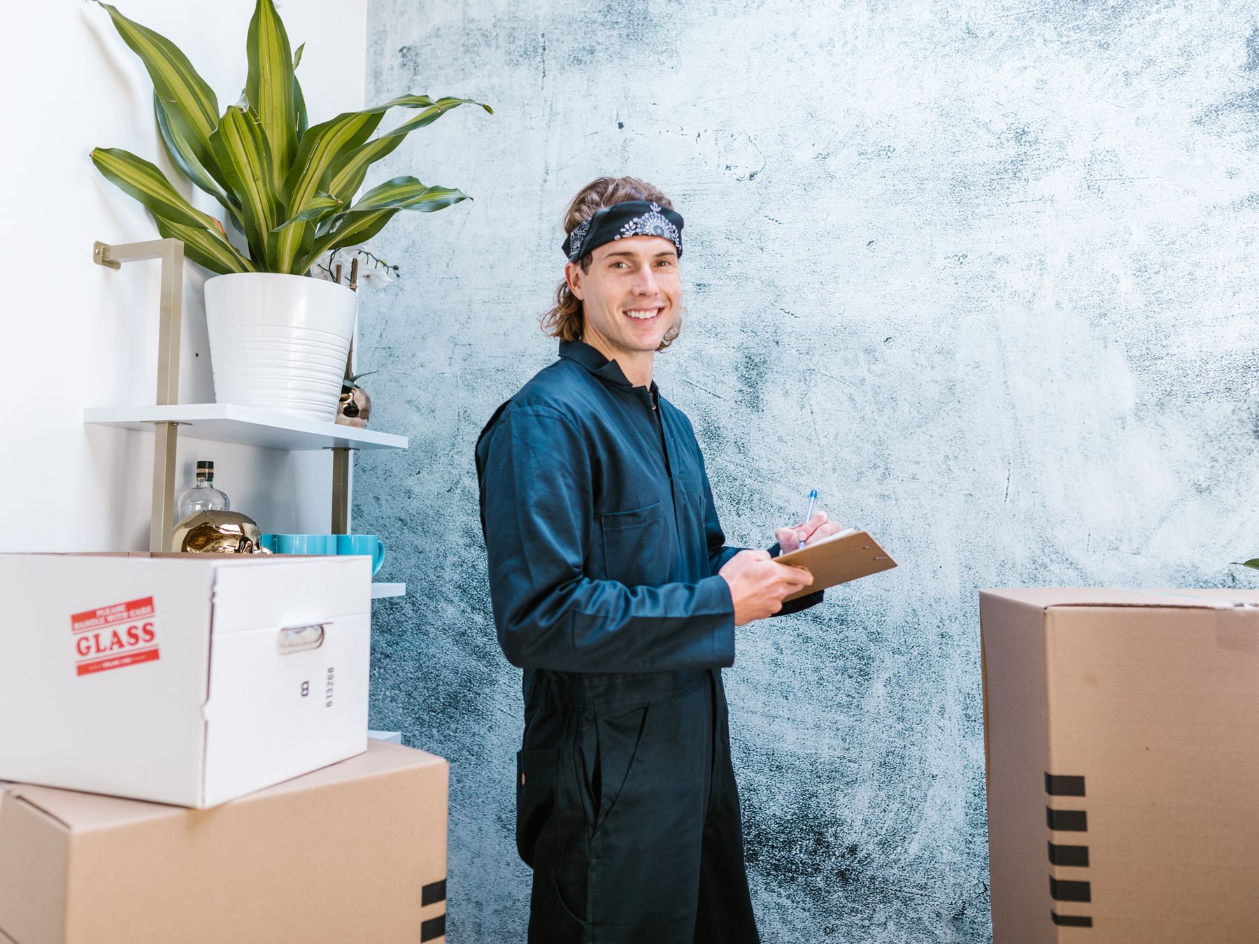 Bardwell — professional packers wrapping and boxing belongings