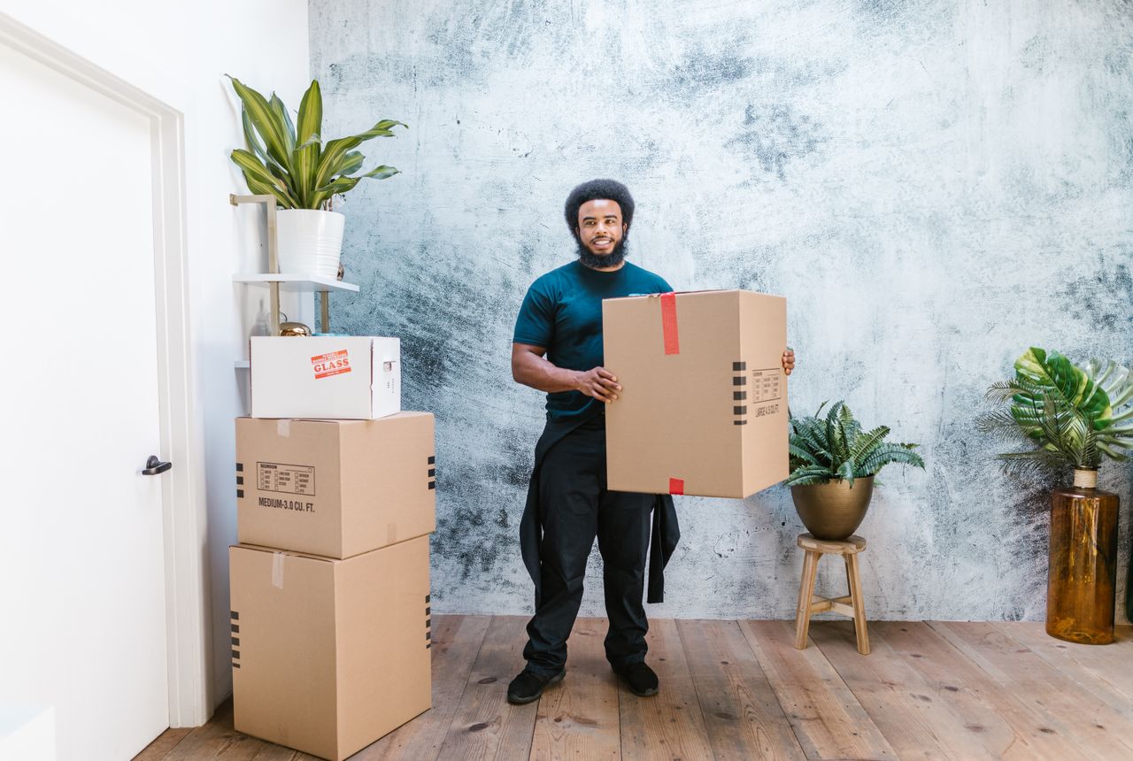 Packing services Dollar — removals work in progress