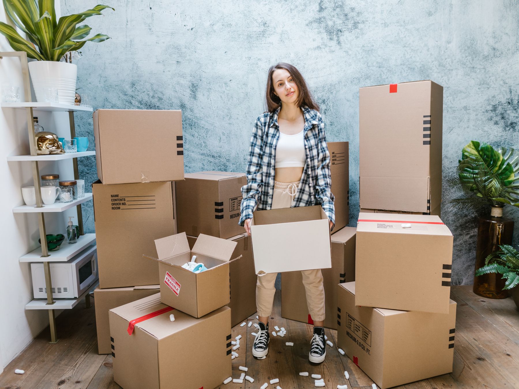 Burley — professional packers wrapping and boxing belongings