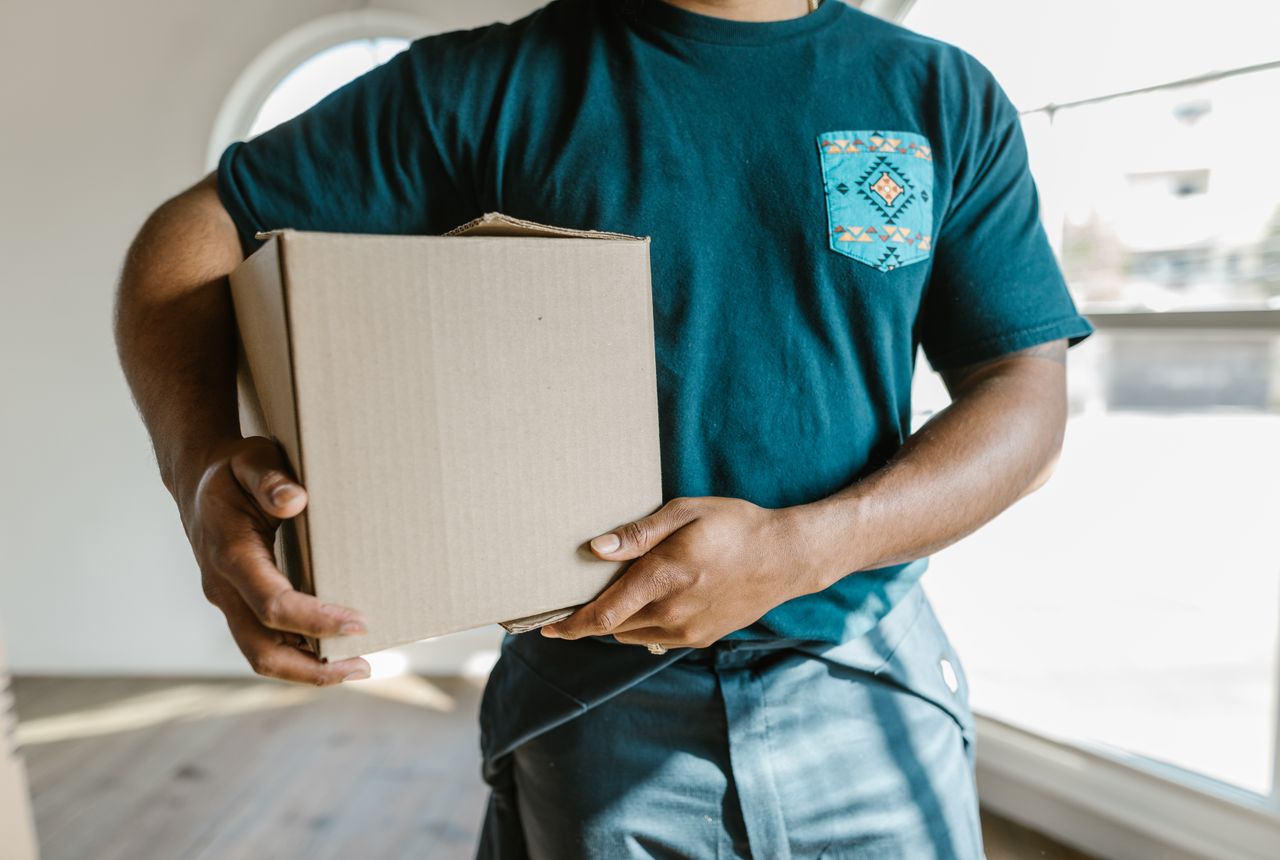 Packing services Sharpness — removals work in progress