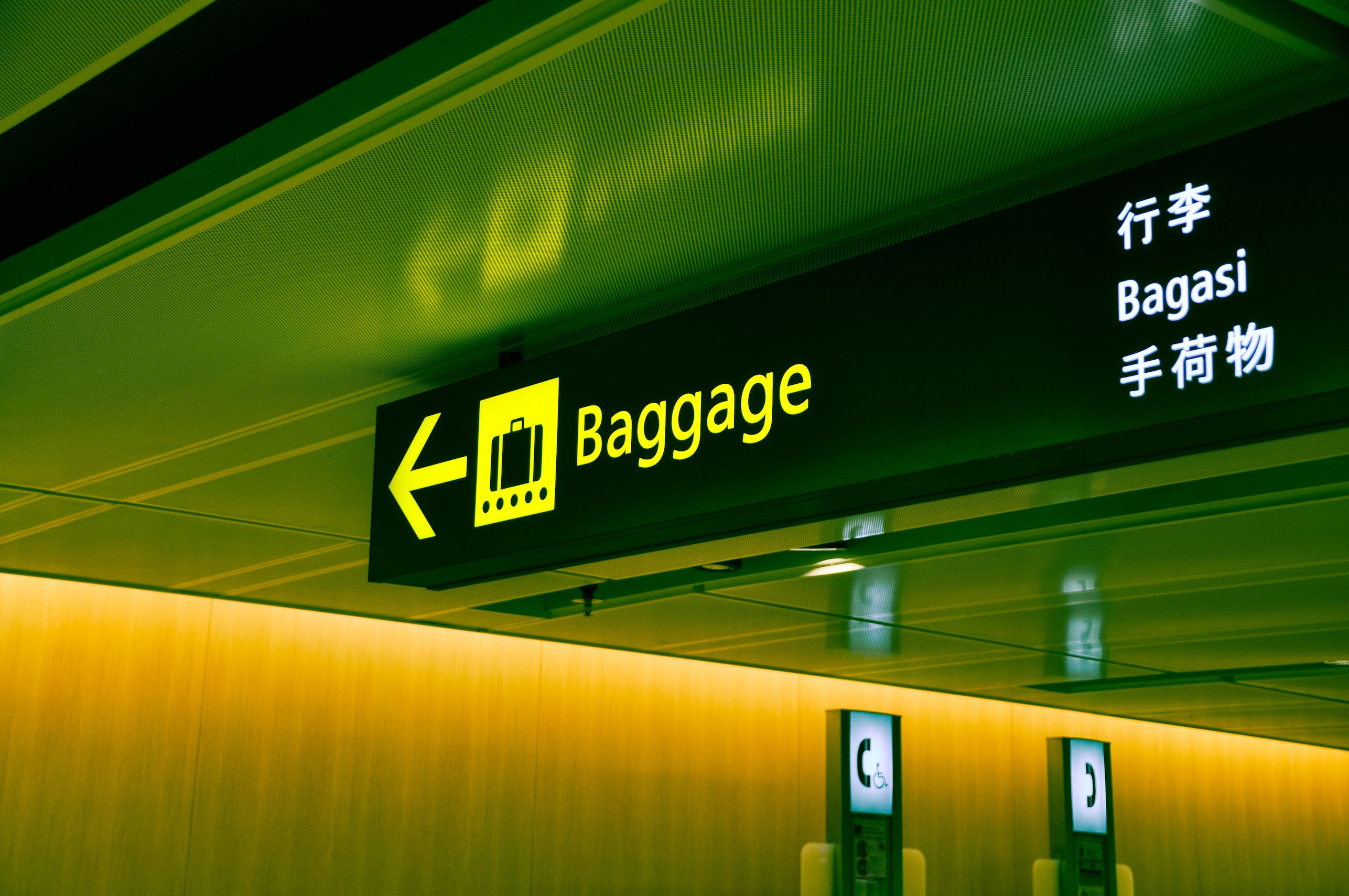 Close-up Photo of Baggage Sign · Free Stock Photo