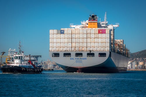 Kostenloses Stock Foto zu behälter, boot, containerschiff