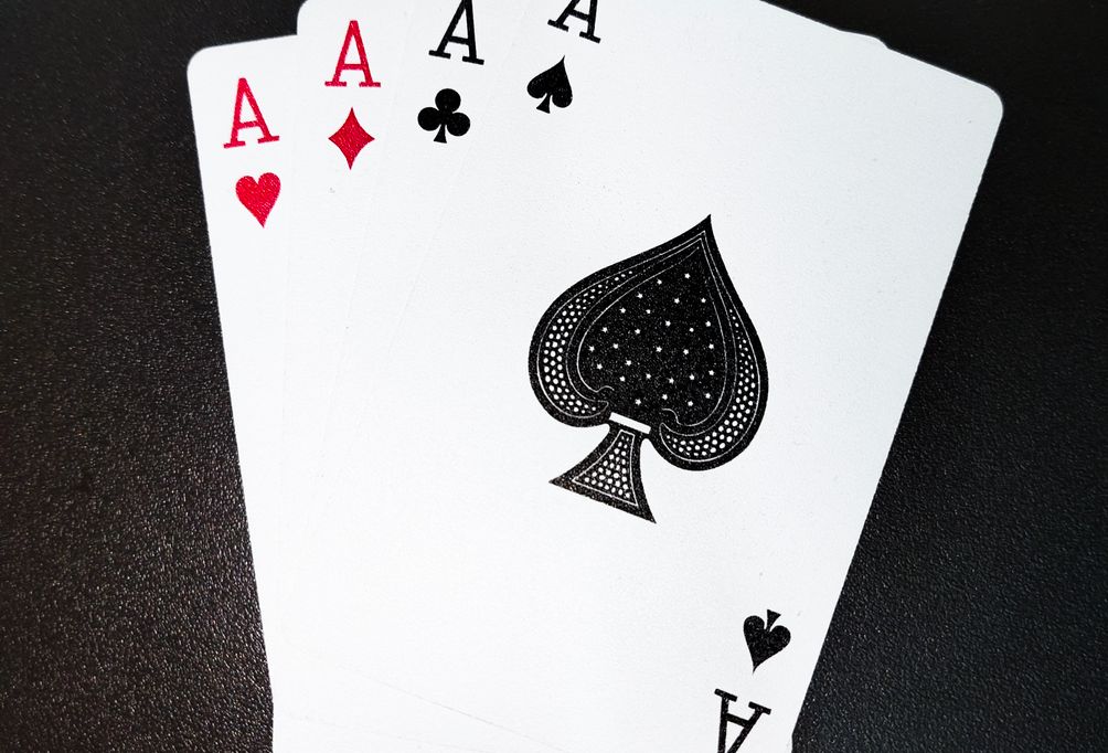 Online Casino: Spielautomaten und Live-Spiele im Überblick