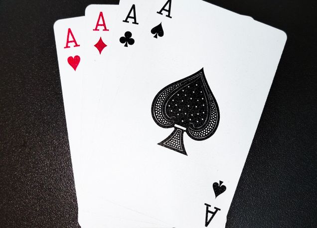 Online Casino: Spielautomaten und Live-Spiele im Überblick