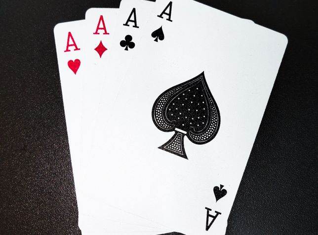 Online Casino: Spielautomaten und Live-Spiele im Überblick