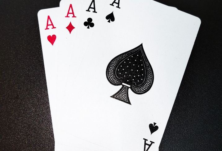 Online Casino: Spielautomaten und Live-Spiele im Überblick