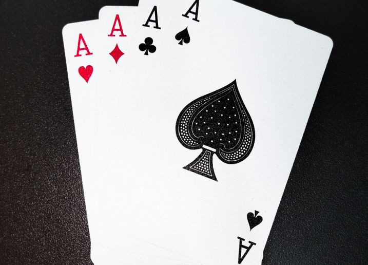 Online Casino: Spielautomaten und Live-Spiele im Überblick