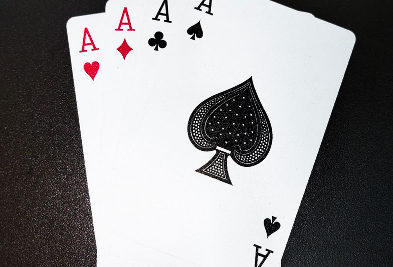 Online Casino: Spielautomaten und Live-Spiele im Überblick