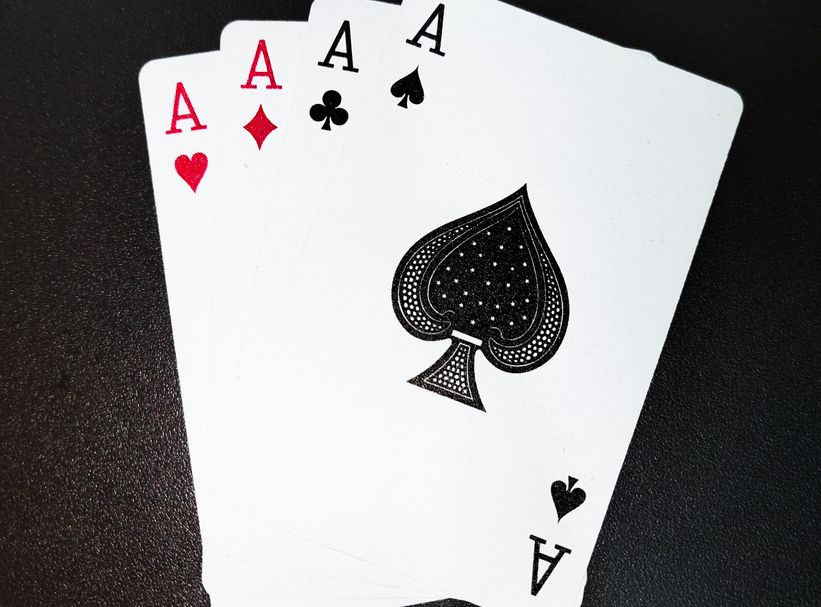 Online Casino: Spielautomaten und Live-Spiele im Überblick