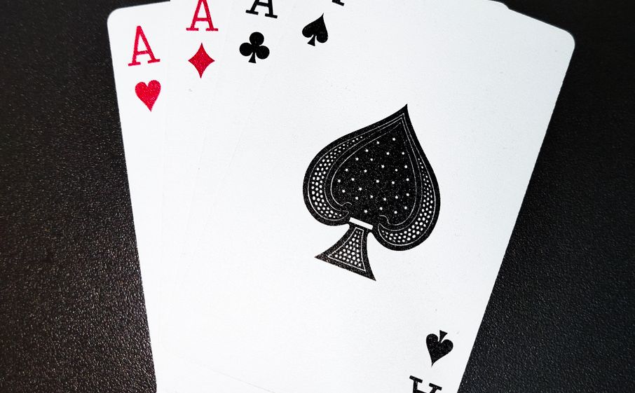 Online Casino: Spielautomaten und Live-Spiele im Überblick
