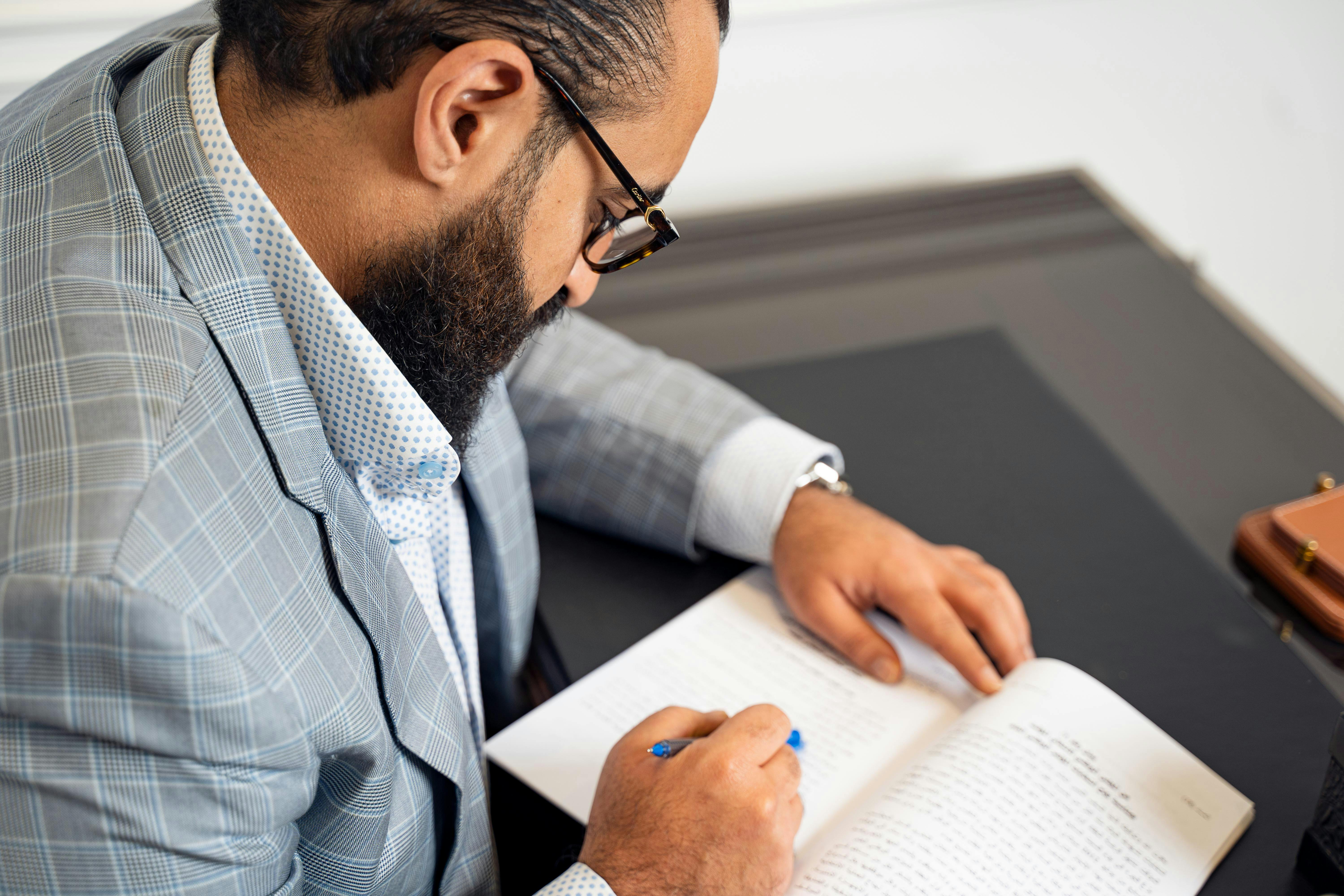 Ruiz: “Taking difficult decisions may change your career path for the better” — Photo by Mazen Tumi on Pexels