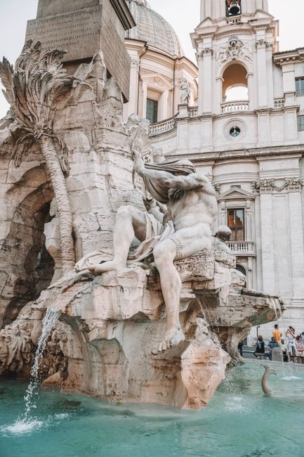 Discover the majestic Fountain of the Four Rivers in Rome, a masterpiece of baroque architecture.