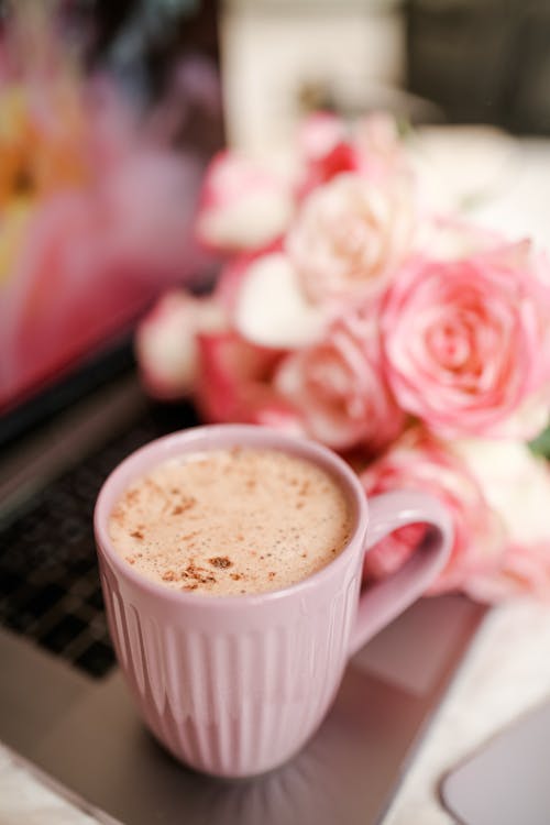 cappuccino, çekici, Çiçekler içeren Ücretsiz stok fotoğraf