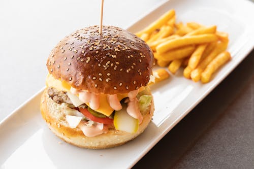 Ingyenes stockfotó burger, egészségtelen étel, élelmiszer-fotózás témában