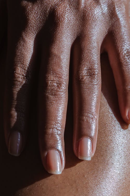 Foto profissional grátis de dedos, fechar-se, pele