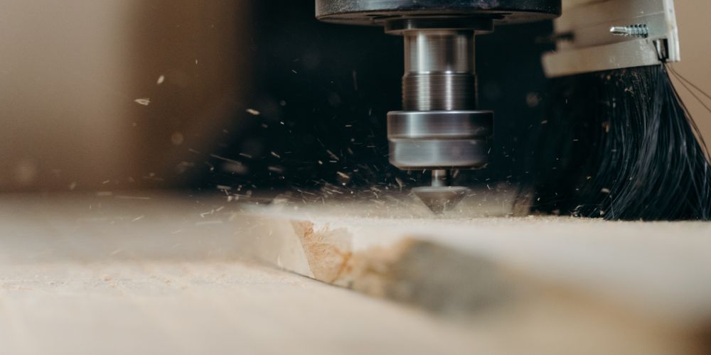 Máy CNC Gỗ Công Nghiệp: Ưu Điểm Và Ứng Dụng Chính