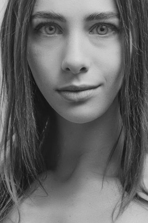 Free Grayscale Photo of a Woman's Face Stock Photo