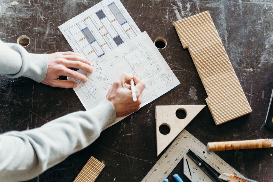 DIY Wooden Planter Stand Plans