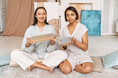 Fotobanka s bezplatnými fotkami na tému dosky na nechty sadhu, joga, meditácia