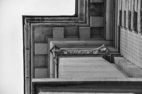 Free Intricate architectural details captured in black and white, emphasizing perspective and geometry. Stock Photo
