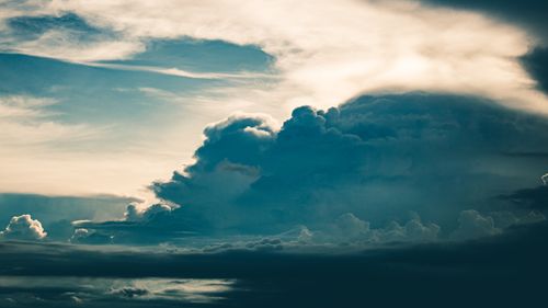 Free A beautiful view of dramatic cloud formations against a blue sky in Panama. Stock Photo