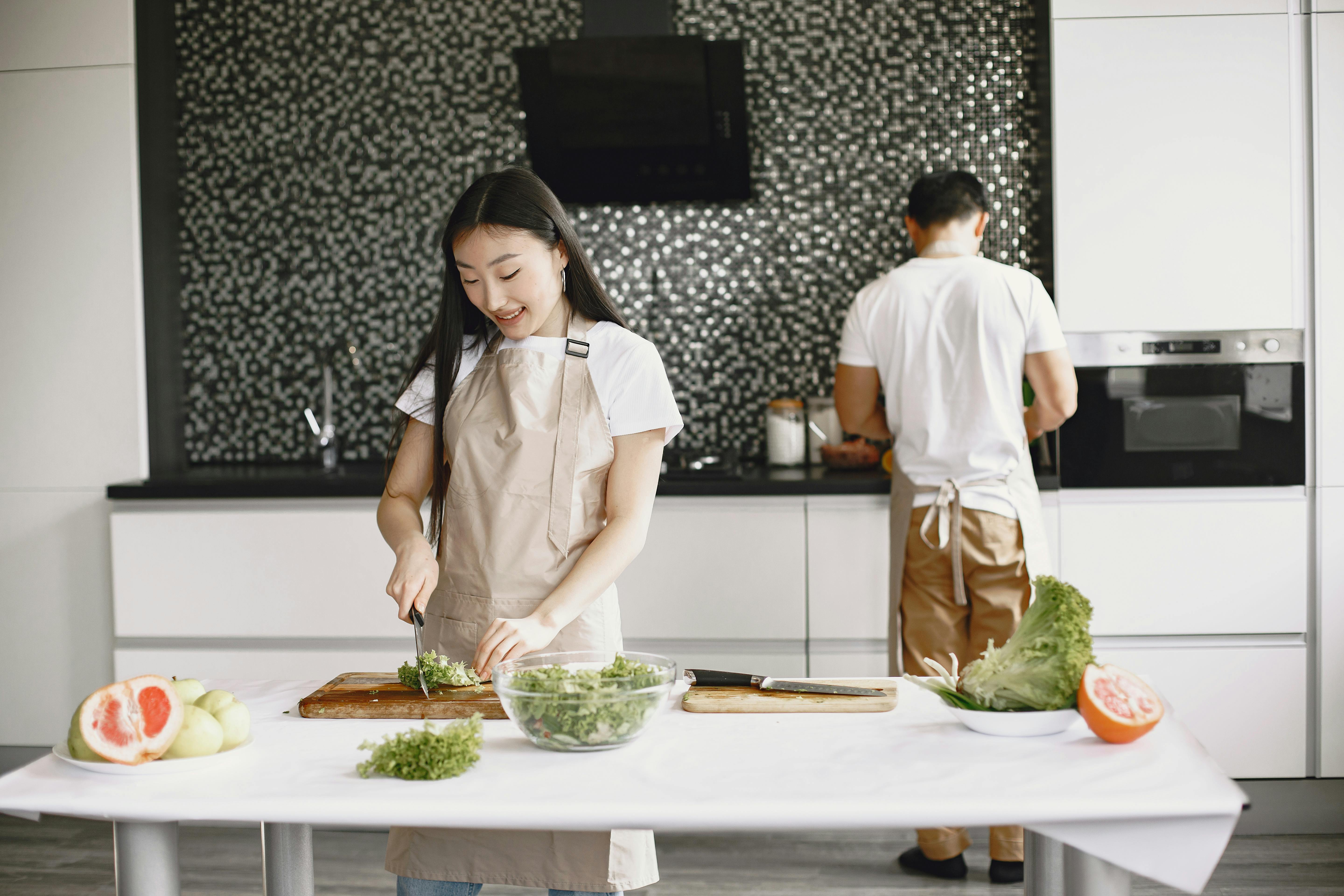 10 kitchen hacks every cook should know — Photo by Gustavo Fring on Pexels
