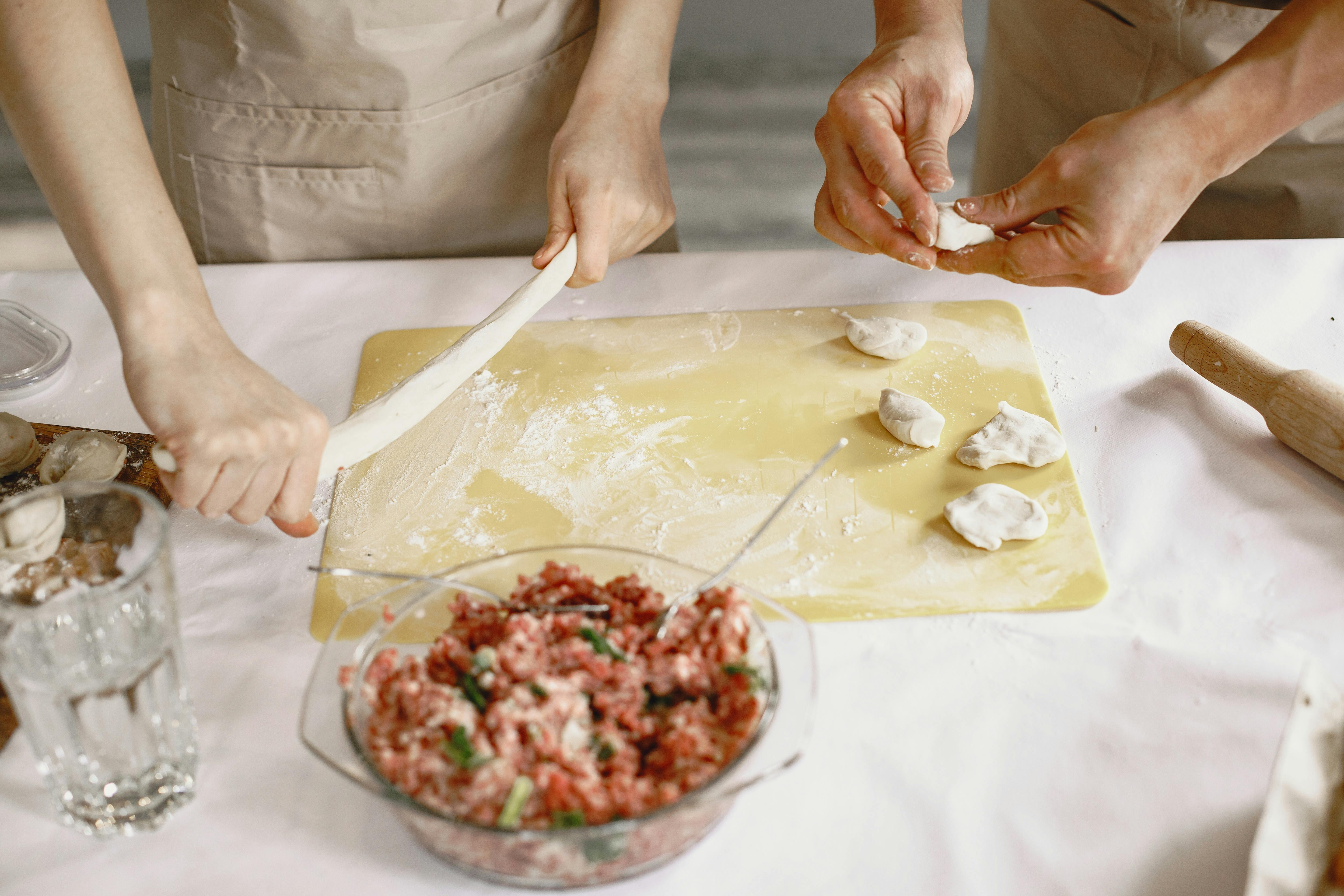 home cooking budget-friendly recipes — Photo by Gustavo Fring on Pexels