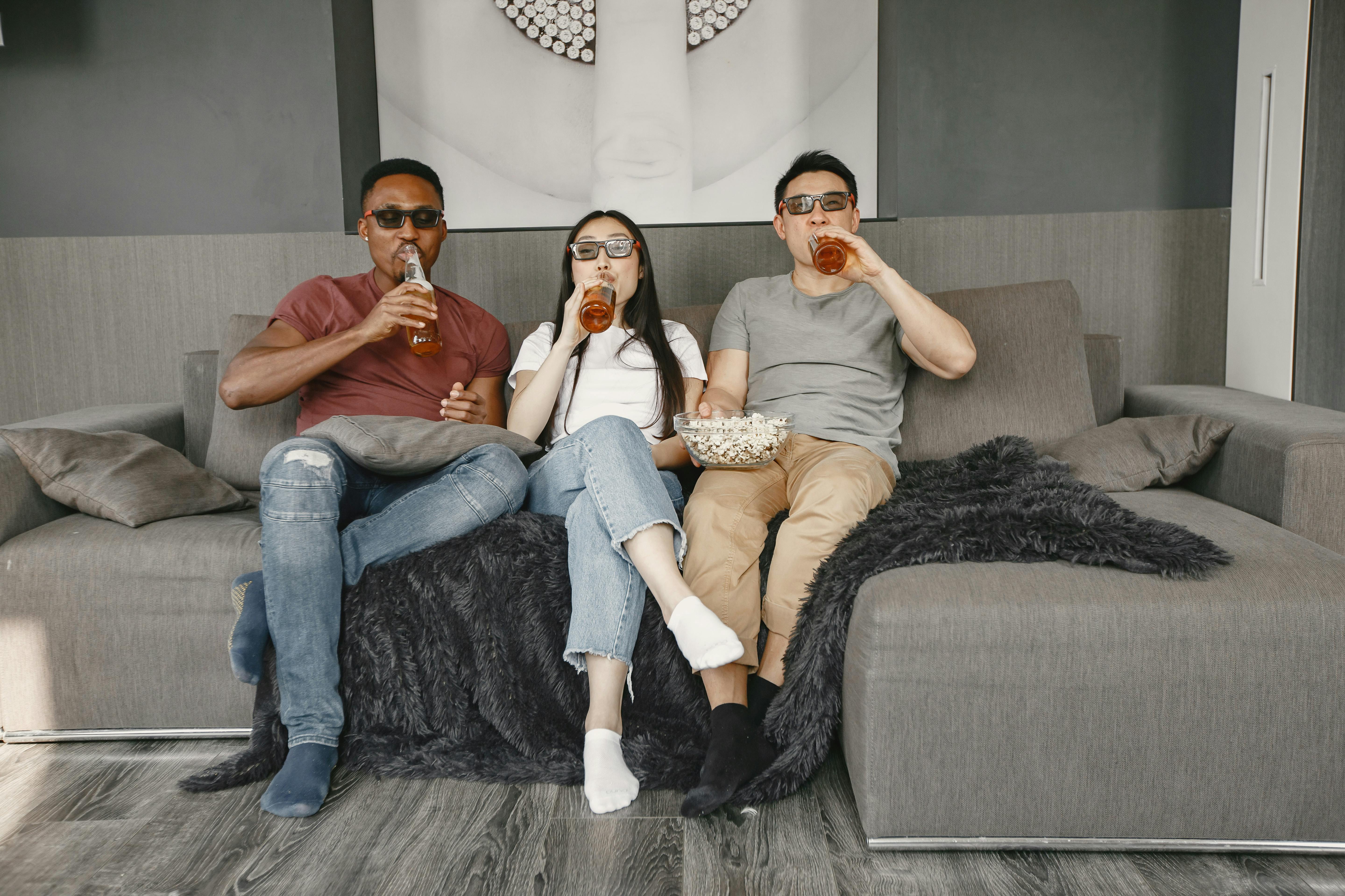 15 Shows and Movies to Watch This Weekend — Photo by Gustavo Fring on Pexels