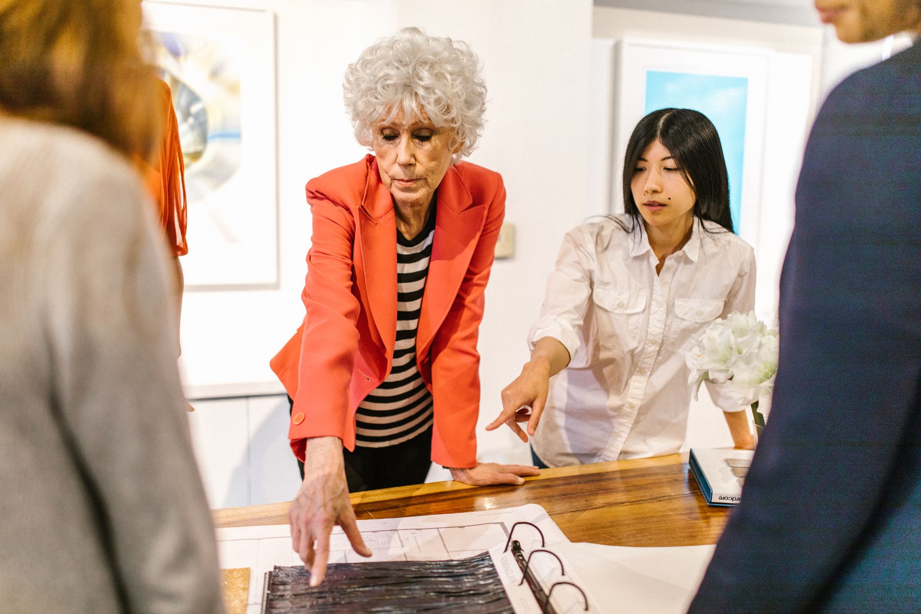 Collaborative Curatorial Models: How Group Curation Approaches Are Reshaping Exhibitions