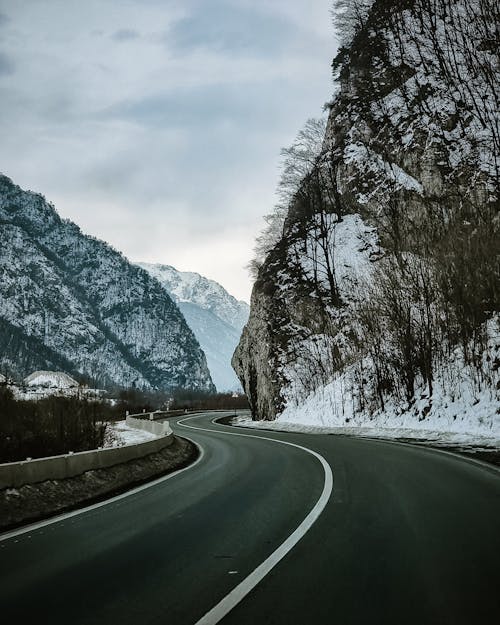 Gratis stockfoto met bergen, beton, snelweg