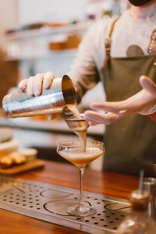 Fotobanka s bezplatnými fotkami na tému alkohol, alkoholický nápoj, barman