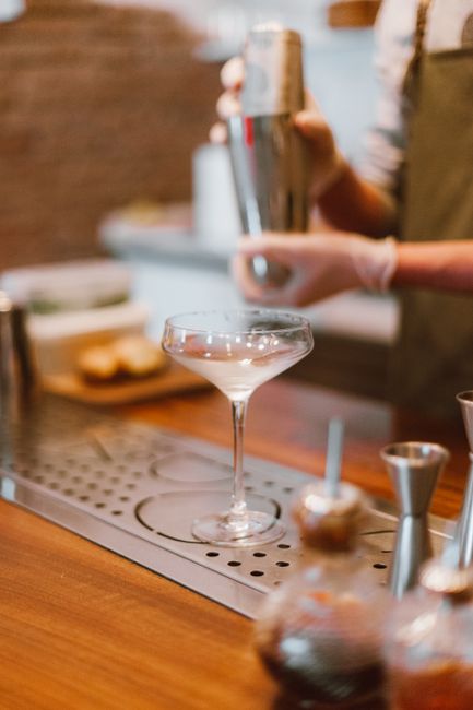 A dry shake is a cocktail technique that shakes egg white or aquafaba without ice first, to build a stable foam. Why it matters and how it works.