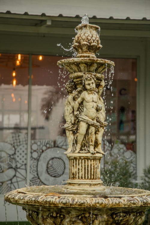 Darmowe zdjęcie z galerii z fontanna, pionowy strzał, rzeźba