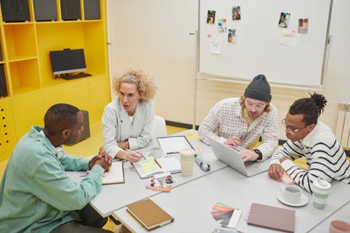 Fotobanka s bezplatnými fotkami na tému afroameričania mužov, brainstorming, černosi